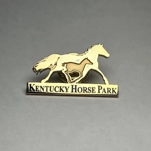 Kentucky Horse Park Souvenir Pin golden - Bild 1 von 4
