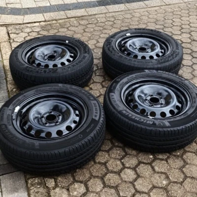 4er Satz Sommerreifen Michelin+Conti 205 60 R16 mit Ford Felgen 6 1/2 Jx16 H2 - Bild 1 von 4