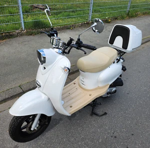 Motorroller Retro Stars -Nova Motors- inkl. Topcase/Helm/Abdeckpl - Bild 1 von 7