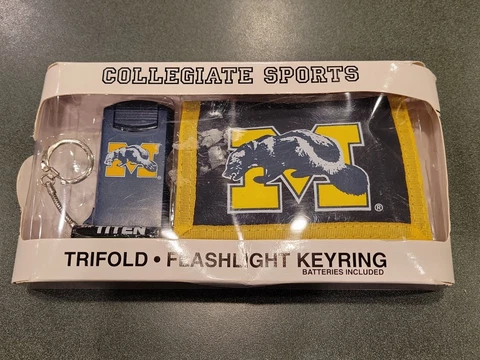 VINTAGE UNIVERSITY OF MICHIGAN TRIFOLD FLASHLIGHT KEY RING SET Cover