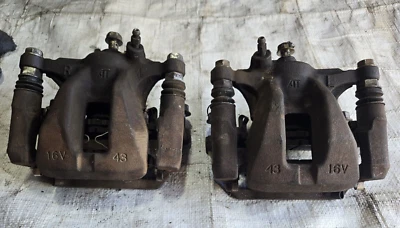 JUEGO DE 2 PINZAS DE FRENO TRASERAS IZQUIERDA Y DERECHA LEXUS SC300 OEM Foto 1 de 4