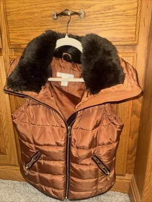 Chaleco acolchado Old Money H&M coñac naranja quemado otoño imitación piel cuello cremallera completa XS Foto 1 de 4