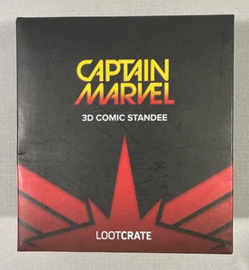 Captain Marvel 3D Comic Standee [Loot Crate 2019] - Imagen 1 de 3