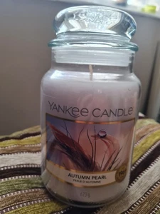 YANKEE CANDLE Large Jar Autumn Pearl. 2020 Pour. 623g. 120-150hrs Burn New/Unlit - Picture 1 of 4