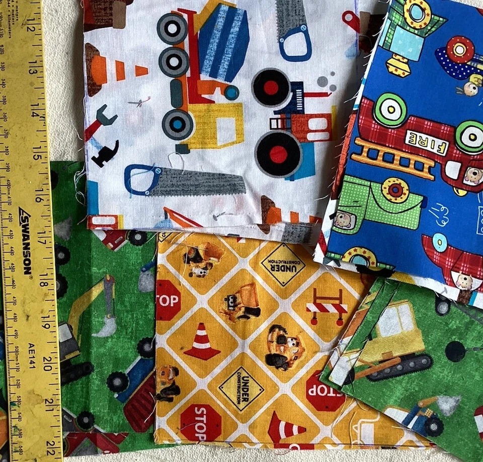 16 cuadrados de tela de edredón cada uno de 6,5”, azul blanco verde, amarillo Foto 1 de 1