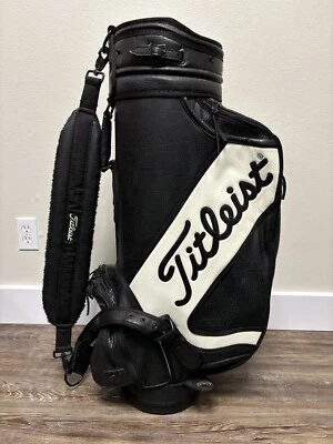 Сумка для гольфа Titleist Tour DCI Staff, черно-белая, дождевик, *имя на сумке* - Изображение 1 из 4