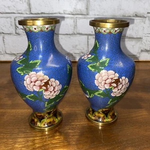 Vaso cloisonne cinese vintage 2 Jingfa smaltato blu dettagli floreali alto 6,5" - Foto 1 di 17