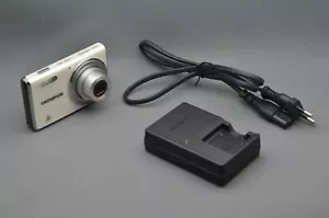 Olympus FE-4000 Digitalkamera Weis - 12 Megapixel, 4-fach optischer Zoom - Bild 1 von 4
