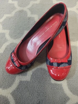 Zapatos planos de ballet Marc By Marc Jacobs de charol rojo y azul con lazo talla 40 de la UE Foto 1 de 4