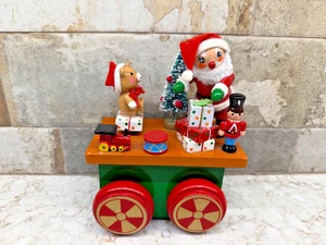 Caja de música de madera vintage George Good Santa's Workshop reproduce cubierta en los pasillos - Imagen 1 de 6