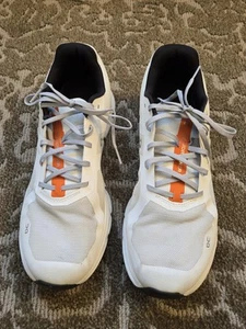 On Uomo Cloudrunner Undyed-White | Flame US Taglia:13 Usato - Foto 1 di 22