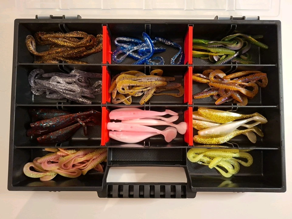 Box mit ca. 70 Gummifischen/Twistern 6-8cm Angelköder Barsch Zander Konvolut - Bild 1 von 4