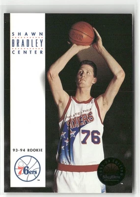 1993-94 SKYBOX PREMIUM #188 SHAWN BRADLEY PHILADELPHIA 76ERS RC - Image 1 of 2