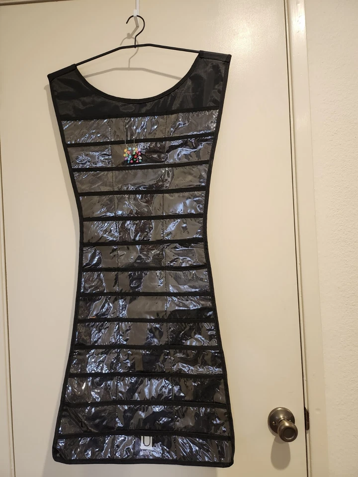 Umbra Pequeño Vestido Negro Colgante Joyería Organizador Negro 42 in X 18 in Foto 1 de 4