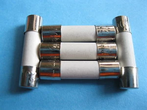 100 Pcs Slow Blow Ceramic Fuse 3.15A T3.15A 250V 5mm x 20mm 5x20mm New - Picture 1 of 2
