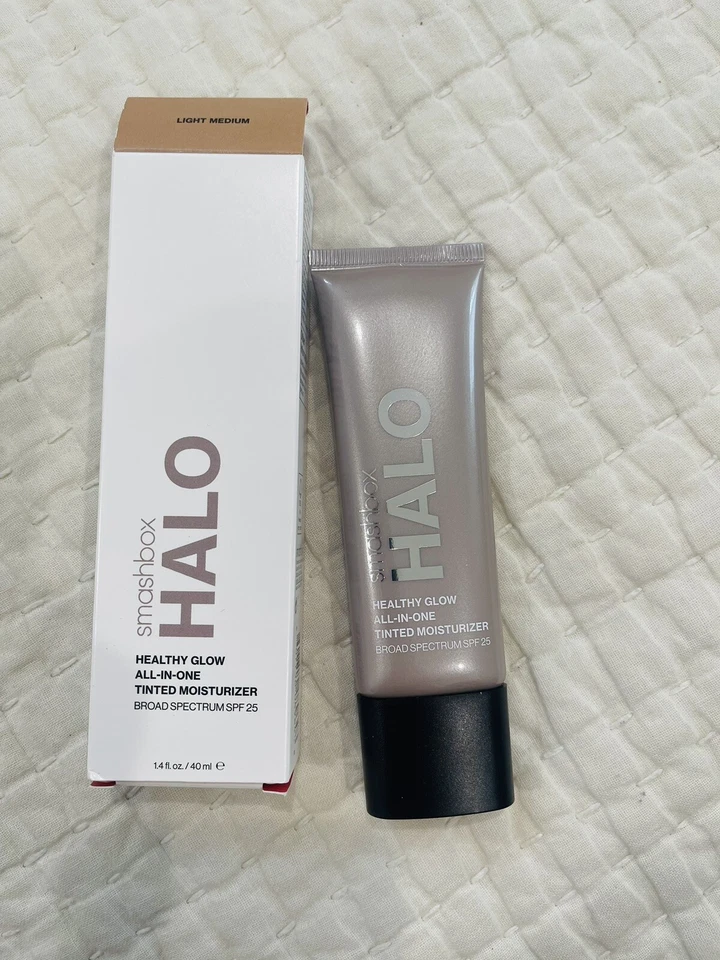 Smashbox Halo Healthy Glow All-In-One Tinted Moisturizer SPF 25 Light Medium - Image 1 of 1