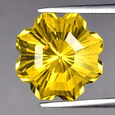 9.89ct 13.5x13.3mm VVS Fancy Natural Yellow Citrine - Gorgeous, Brazil Gemstone - Image 1 of 4
