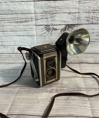 Kodak Twin Lens Reflex Duaflex IV Camera w/ Flash - Image 1 of 4