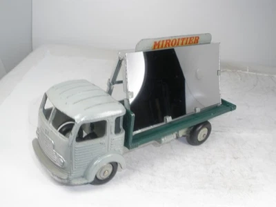 French Dinky Toys #33C Simca REAL MIRROR/Glass Truck  GREAT ORIGINAL CONDITION - Image 1 of 4