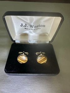 Gemelos vintage para hombre J.J. Weston con piedra de ojo de tigre’s - tono dorado - Imagen 1 de 5