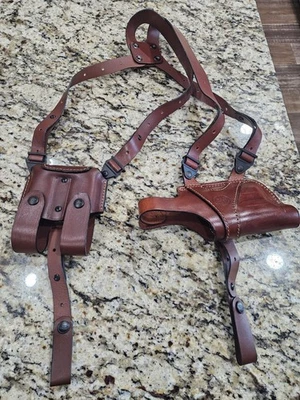 Glock Shoulder Holster with Dual Mag Pouch - Leather Horizontal Shoulder Holster - Image 1 of 4