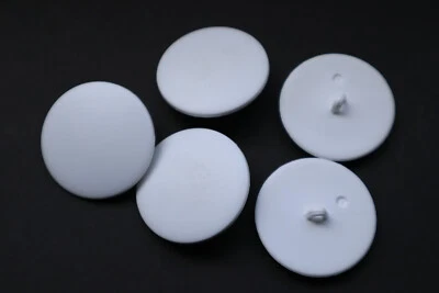 28 Kunststoffknöpfe mit Steg, weiß, Größe: ca. 34 mm --- 2. Wahl - Bild 1 von 4