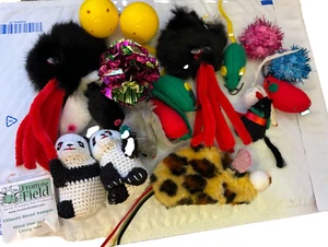 Interactive Cat Toys Variety Pack Kitty 20 Pieces Balls Fur mice Spiders Mylar - Picture 1 of 2