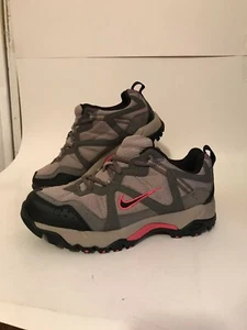 Nike Womens Trail Running Shoe Light Grey Hiking ACG All Trac 6.5 NEW OLD STOCK - Picture 1 of 12