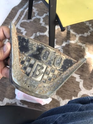 Chrysler 300 B 1956 vintage emblema frontal muy raro original  Foto 1 de 4