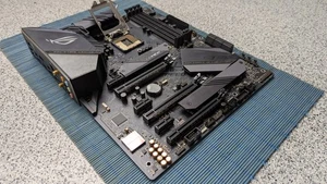 ASUS ROG Strix Z390-E Gaming Mainboard Intel Sockel 1151 DDR4 - Afbeelding 1 van 5