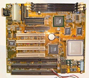 Gniazdo 7 Płyta główna P5BV3+ z procesorem AMD K6-2/350 + chłodnica – Vintage – Nieprzetestowana - Zdjęcie 1 z 6