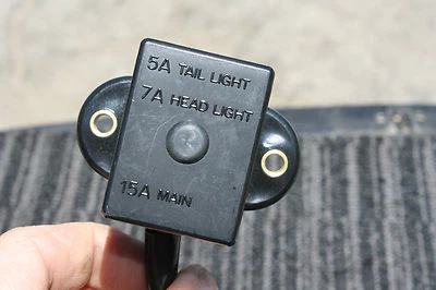 Caja de fusibles de motocicleta HONDA OEM CB500 CB550 CB750 CB 550 3 fusibles extremo MACHO  Foto 1 de 4