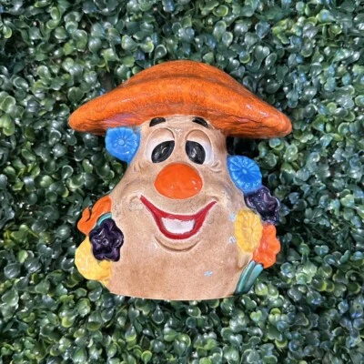 Estatua de jardín vintage Smiley Goofy flor hongo esmaltada a mano Foto 1 de 4