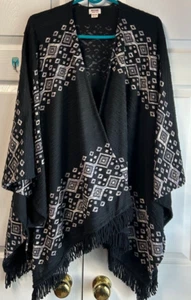WOMENS MOSSIMO SUPPLY BLACK & WHITE AZTEC PRINT FRINGED PONCHO SIZE S/M TRIBAL - Picture 1 of 1