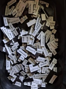 Magnetic Poetry Spooky Edition - Photo 1 sur 4