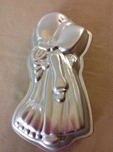 HOLLY HOBBIE AMERICAN GREETINGS WILTON Small Cake Pan 3005-513 ALUMINUM - Picture 1 of 3