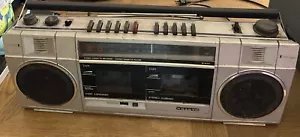 SANYO Doppio Stereo Cassette Registratore/Lettore Radio M W210 anni 80 Boombox Vintage - Foto 1 di 19