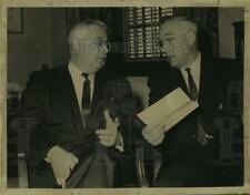 1964 Press Photo Rensselaer Polytechnic Institute officials discuss grant