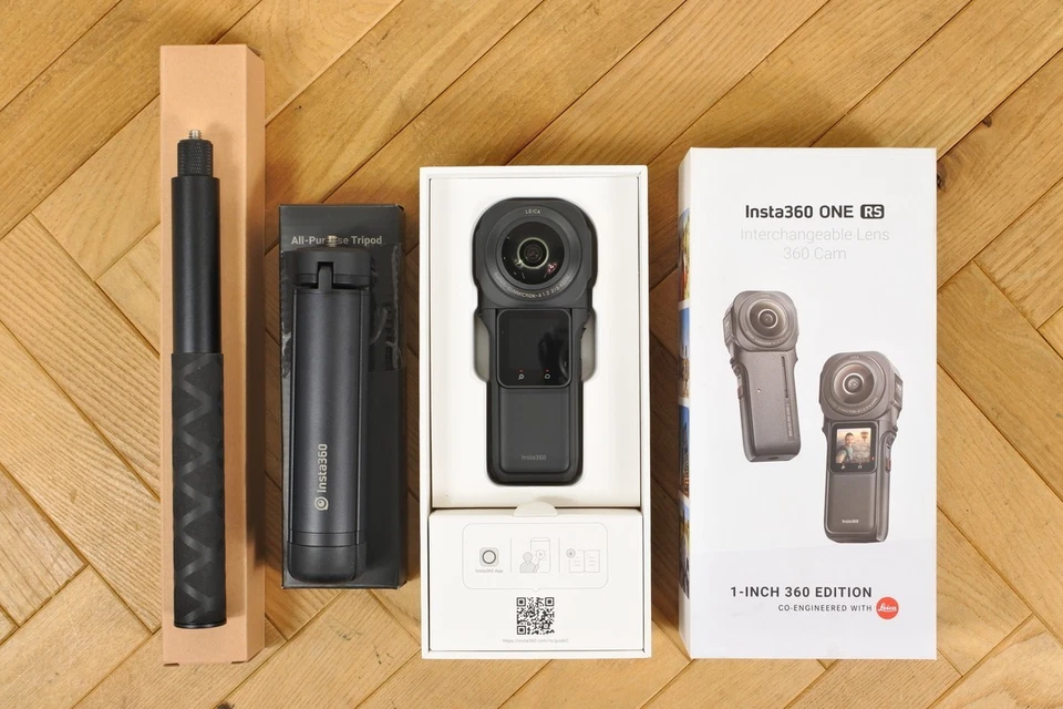 Insta360 ONE RS 1-Inch 360 Edition Cámara de Acción + Selfie Stick y Trípode - Imagen 1 de 4