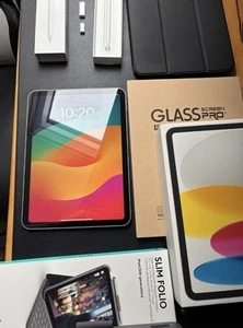 Apple iPad 10. Gen. ApPen 1 + Schutzglass+ logitech Tastatu. Wie Neu & Garantie! - Zdjęcie 1 z 9