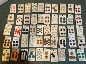 NOS Vintage 50 Card Lot la petite Buttons Blue Red Yellow Peach Tan Green Lot#9 - Picture 1 of 5