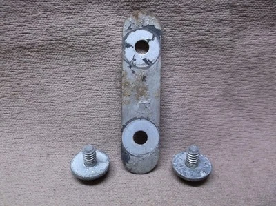 1969 1970 MERMERCURY COUGAR XR7 FORD MUSTANG ДВЕРИ СТЕКЛА ЗАДНИЙ СТОП КРОНШТЕЙН КРЫШКА - Изображение 1 из 4