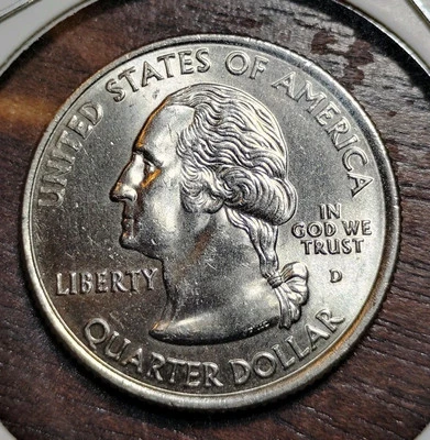 2006 D COLORADO Quarter, THIS COIN HAS DDO-R ERRORS, GOLD TONE!  - Image 1 of 4