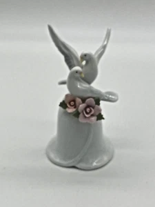 Small white Porcelain decorative bell with doves and flowers - Picture 1 of 7