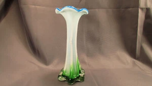 Jarrón de vidrio artístico soplado a mano blanco verde azul con volantes parte superior terrestre pontil - Imagen 1 de 8