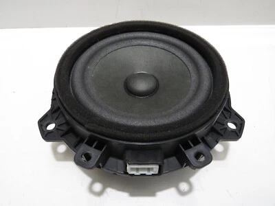 KIA RIO 2017-20 OFFSIDE RIGHT REAR DOOR SPEAKER (5DR HBK) 96330H8000      S4898 - Image 1 of 4