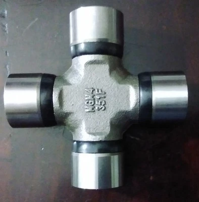 Junta en U: GMC Seirra 2500 y 3500, Ford F-250 y F-350 y Cheverolet 2500 y 3500 Foto 1 de 4