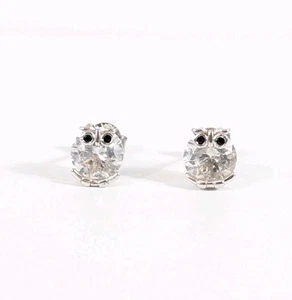 Delicados pendientes de plata de ley 925 con forma de búho de circonita cúbica  - Imagen 1 de 7