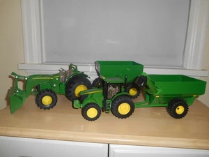 ERTL John Deere Trattori Caricatore Anteriore Carro a Gravità Tramoggia Carrello Grani - Foto 1 di 24
