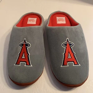 BALLY SPORTS LA ANGELS MEN’S COMFY GRAY & RED SLIPPERS 44/45 (10/11) NEW - Picture 1 of 8